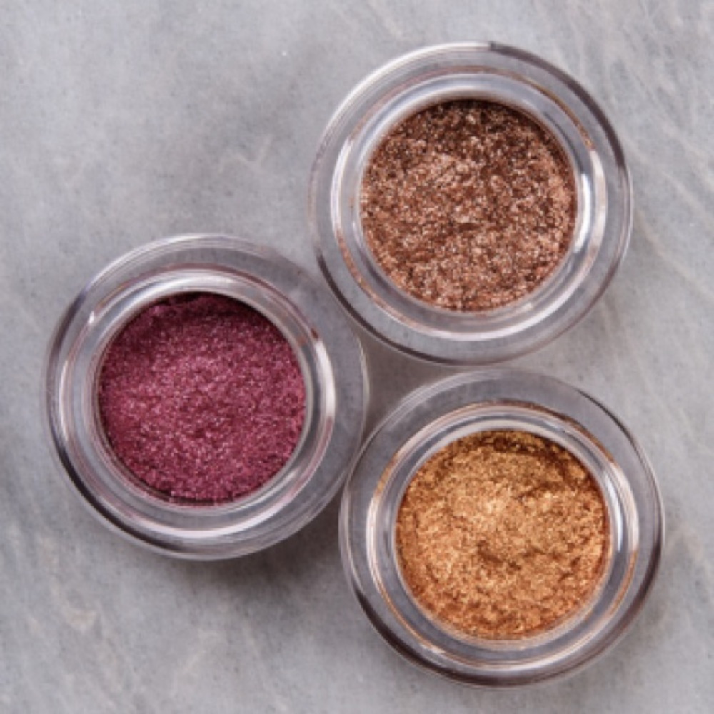 Hourglass Eye Shadow Trio
Scattered Light - Foil- Ray - Molten